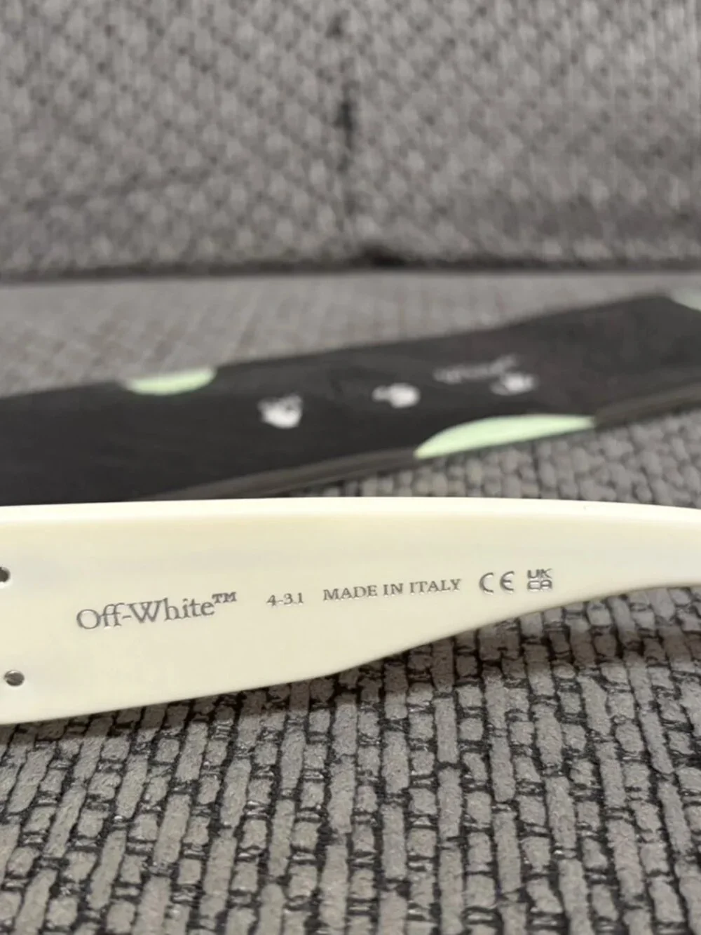 Off-White off white